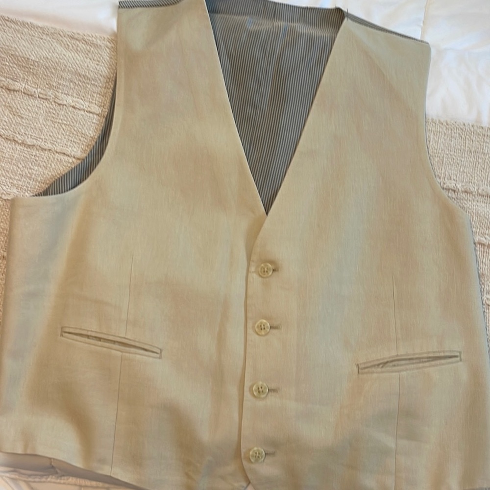 Tan Vest Adjustable fits like a Large